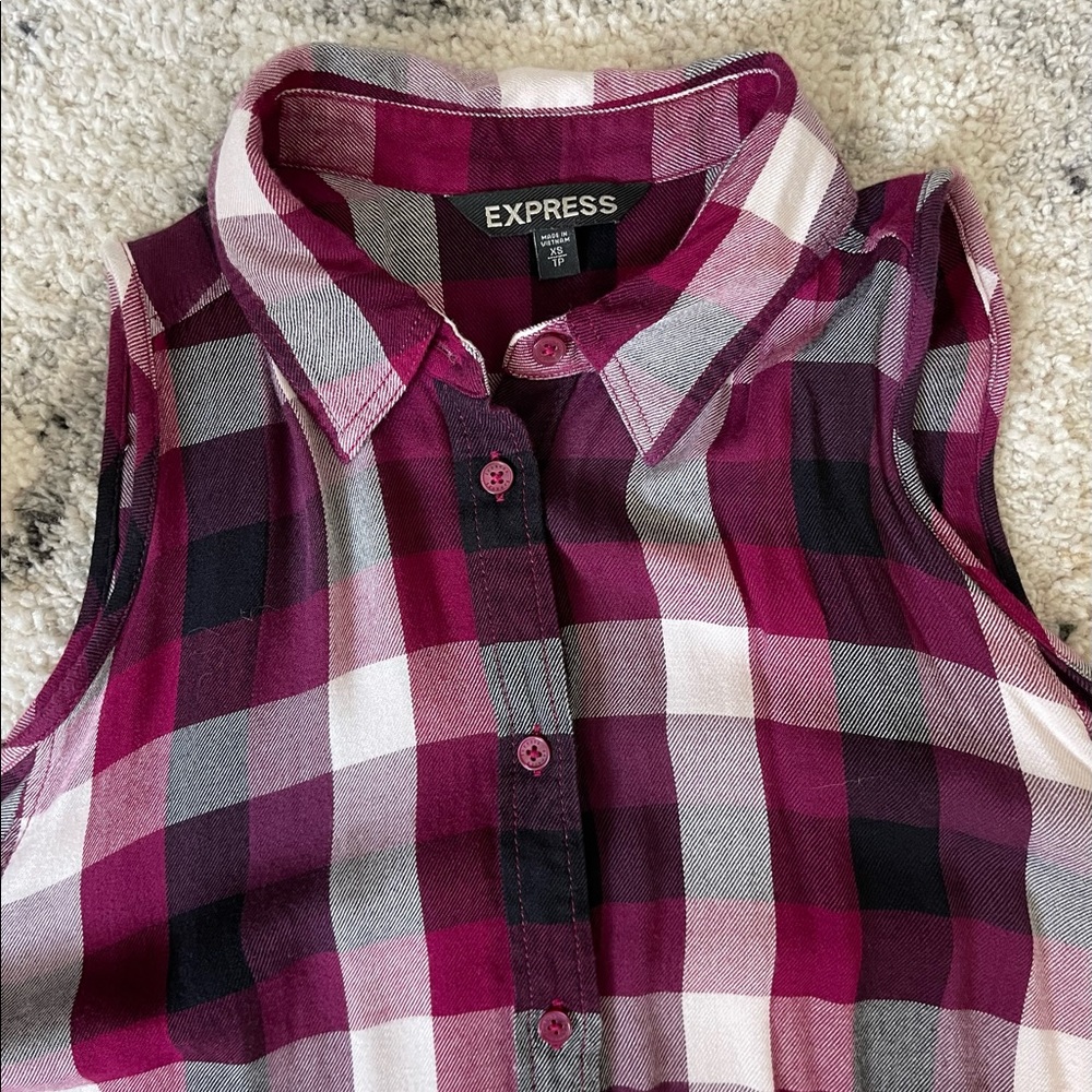 Express cold shoulder blouse - Picture 3 of 3